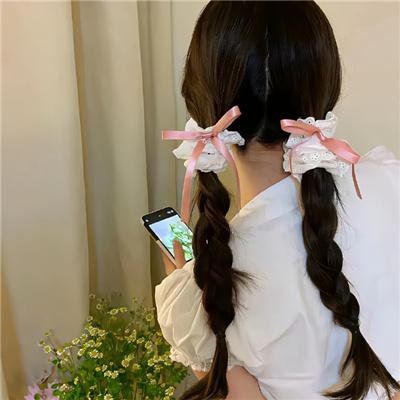 偷偷接吻